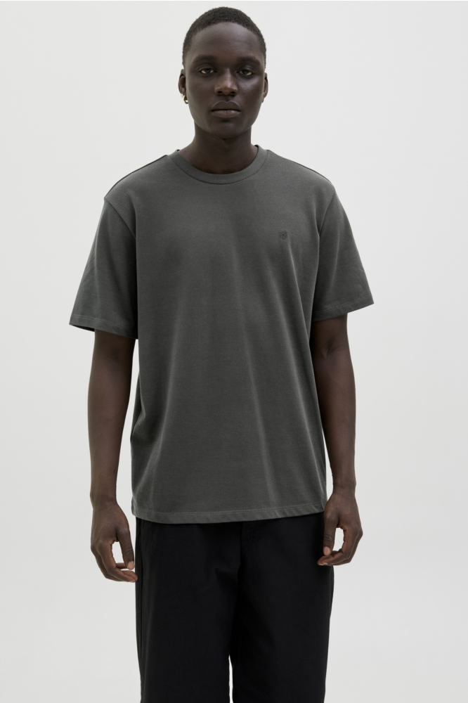JPRBLUHUG SS TEE 12279210 Peat